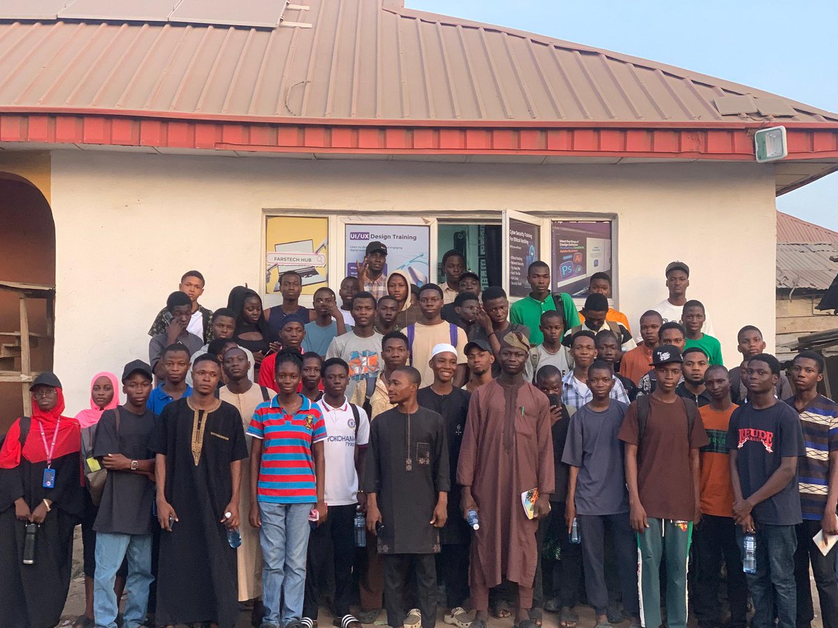 THE_CYBRARIANS's tweet image. Our first physical  session! 🖥️🔥 Intro by Fashina Mercy ✨, led by Aremu Abdulkareem 👨‍🏫, and smoothly moderated by Lukman Abdulbasit 🎧. Amazing energy, teamwork, and growth! 🚀🙌
@OnijeC 
 #CiscoLab #CyberSecurity #TechCommunity #SkillUp