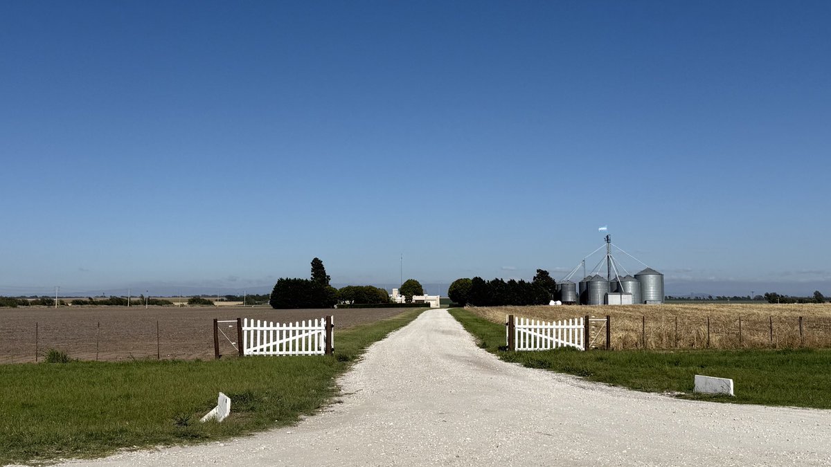 Podría ser una foto random en Iowa.

📍 Elena, CBA.