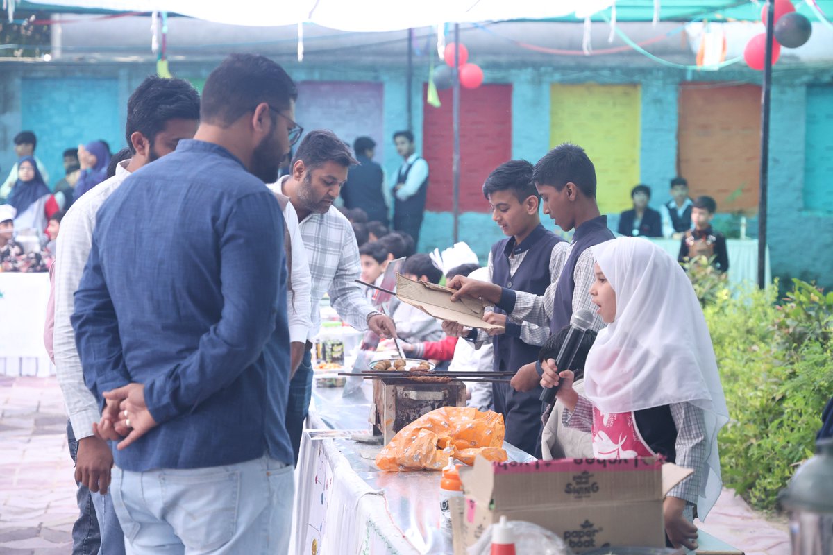 AlBayanKota's tweet image. Parents participated wholeheartedly and enjoyed the vibrant atmosphere.

A wonderful day of joy, learning, and community spirit!
A big thank you to all the talented young chefs,

#KidsCarnival #Entrepreneurship #FunForAll #HappyChildrensDay #ChildrensDay #ChildrensDay2025 #Kota