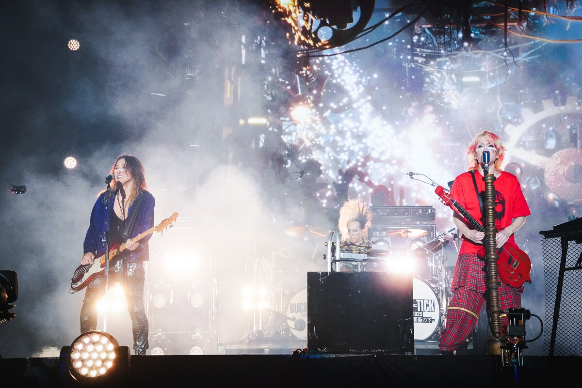 natalie_mu's tweet image. 【ライブレポート】
「LUNATIC FEST. 2025」2日目

LUNA SEA、BUCK∞TICK、THE YELLOW MONKEY、UVERworld、黒夢、凛として時雨、MUCC、9mm Parabellum Bullet、ROTTENGRAFFTY、NEMOPHILAの“奇跡”の宴

仲間との絆、信じる力があふれて…

⏬詳細・📸43枚
natalie.mu/music/news/648…

#LUNATICFEST2025