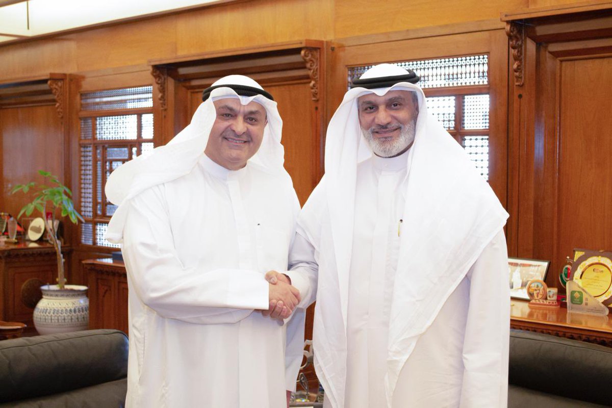 خلال زيارته للمنظمة بدولة الكويت الأسبوع الماضي، أمين عام أوبك هيثم الغيص يشيد بالخطوات التي تنتهجها المنظمة العربية للطاقة بقيادة المهندس جمال اللوغاني لتطوير نشاطها وإعادة هيكلتها مؤكداً أن أوبك على استعداد لدعم جميع الجهود المبذولة للمنظمة العربية للطاقة في سبيل تطوير نشاطها.