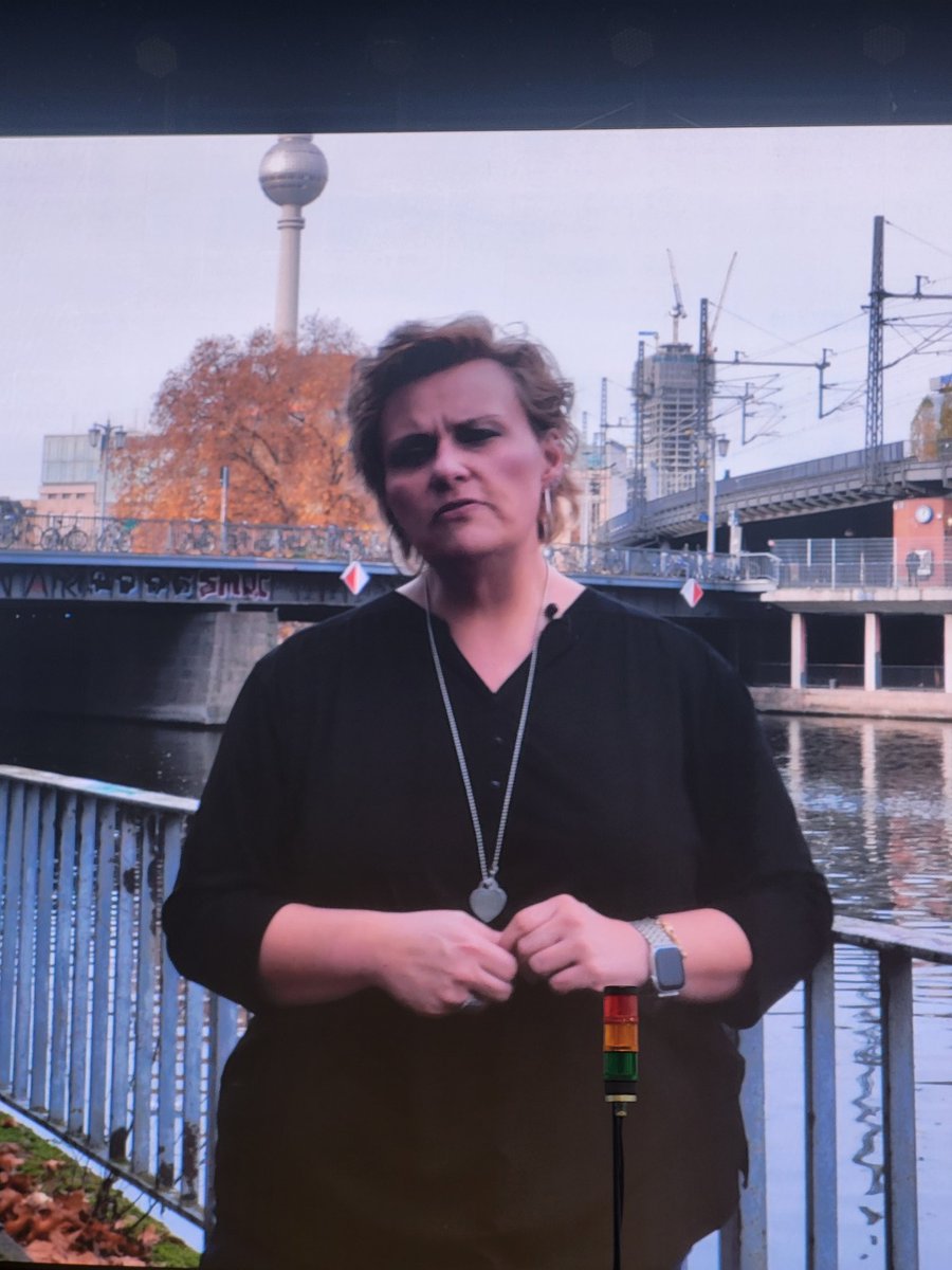 Kämpferischer #linkelpt: Wir kämpfen gemeinsam mit <a href="/ElifEralpBerlin/">Elif Eralp</a> von #Marzahn bis #Spandau um die rote Metropole #Berlin, für die Mehrheiten der Menschen, ein bezahlbares Berlin, nicht für Konzerne und die Reichen! #Linke #MaHe <a href="/DIE_LINKE_MaHe/">Die Linke MaHe</a>