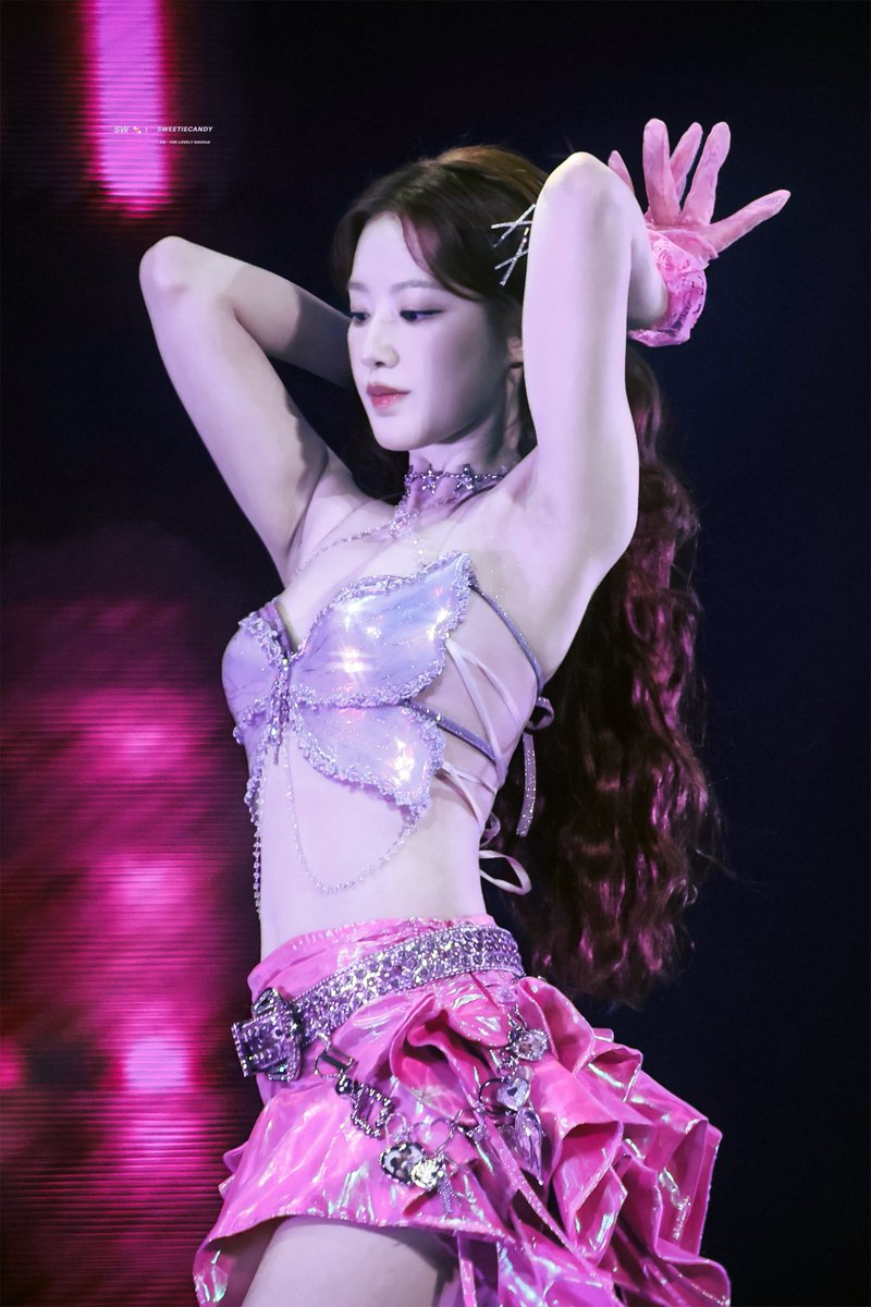 241025🧜🏻‍♀️

#叶舒华 #舒華 #슈화
#아이들 #IDLE #SHUHUA