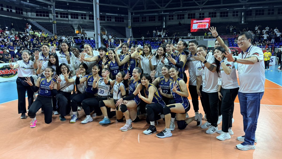 johnmarkdg_'s tweet photo. A REAL LEGA-SY ๐ถ
The Lady Bulldogs are joined by Hans Sy as the become four-time Shakeyโs Super League Preseason Unity Cup champions.
#ShakeysSuperLeague #SSL2025 @spinph https://t.co/SsmieTw5Vq