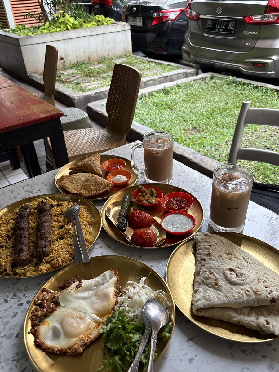 I definitely recommend trying this Tajik-owned kedai called Kebuli Ghazni. Everything there is splendid.