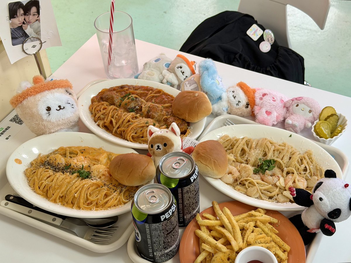 moon_xoxo81's tweet image. 내 여자 내 아갓쒸 내 공주님들과…🧎‍♀️🧎‍♀️💕