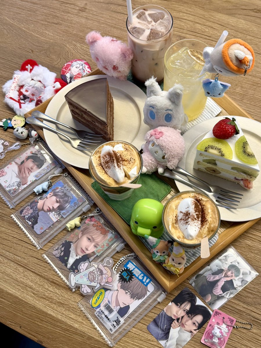 moon_xoxo81's tweet image. 내 여자 내 아갓쒸 내 공주님들과…🧎‍♀️🧎‍♀️💕