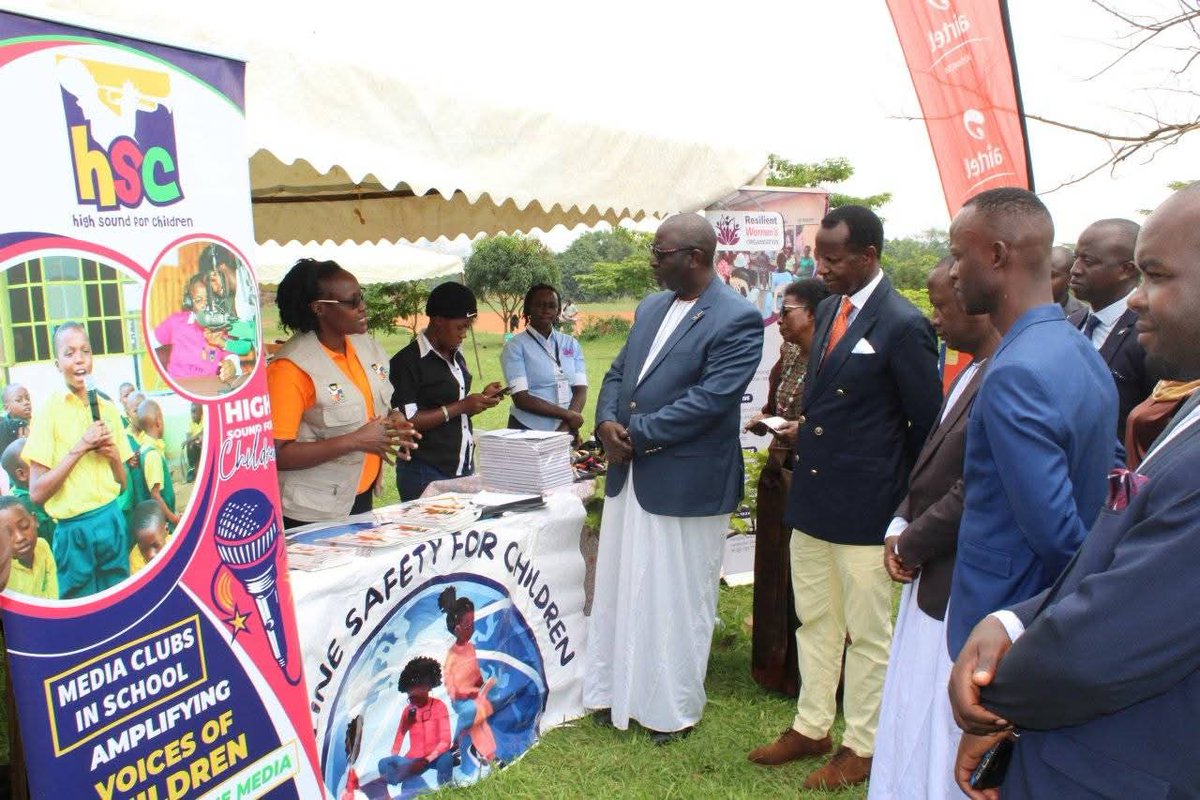 BugandaKingdom_'s tweet image. Okukuza olunaku lw&apos;Abavubuka mu Buganda 2025, omukolo gugenda maaso mu Lubiri e Mengo.

 Omumyuka Owookubiri owa Katikkiro Owek. Robert Waggwa Nsibirwa, Omulangira David Kintu Wasajja, Omutaka Nnamwama Augustine Kizito Mutumba, Minisita w&apos;Abavubuka Owek. Robert Serwanga, Minisita…