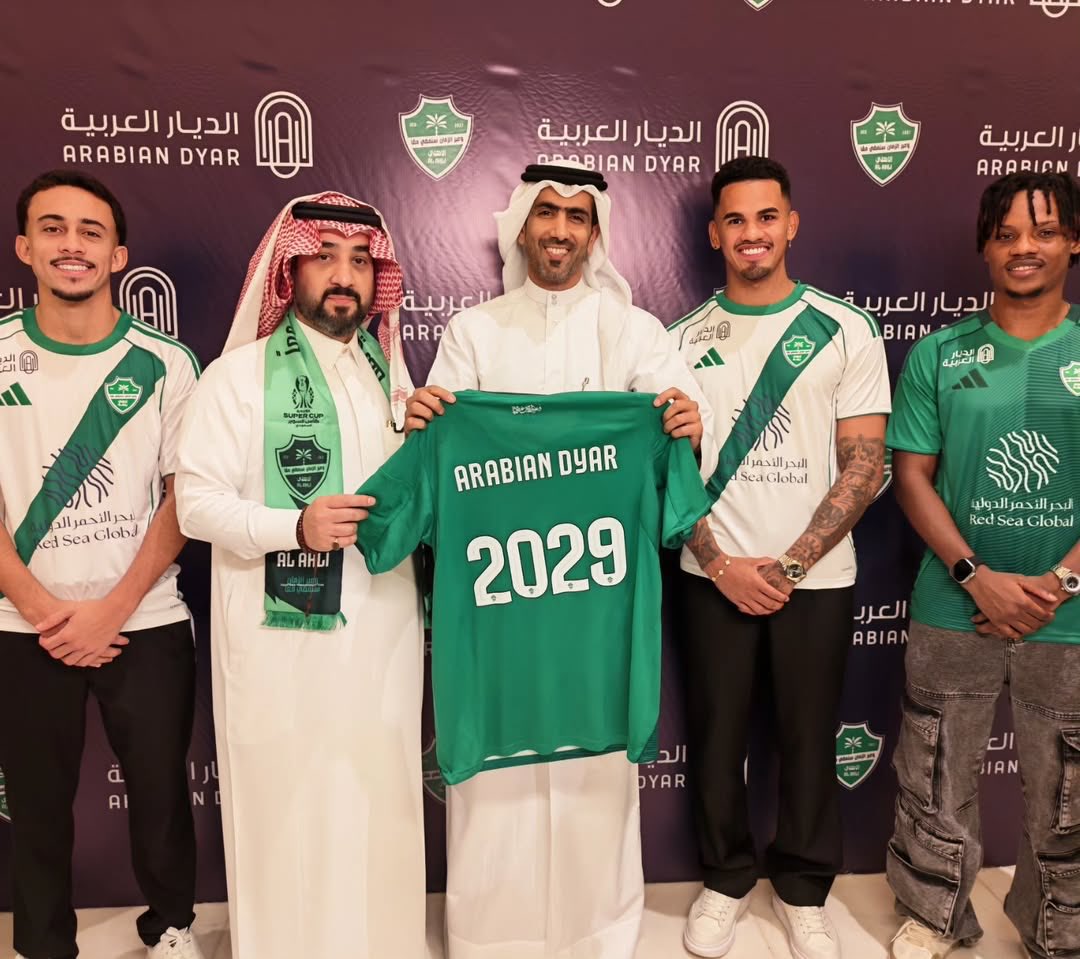 🚨🗣️ المذيع محمد سعدون الكواري (IG):

يومٍ جميل في مدينة جدة الجميلة .. 

سعيد بأن تكون مهمتي الأولى كسفير للديار العربية هي المشاركة في حفل التوقيع الرسمي لرعاية الديار العربية للنادي الأهلي السعودي، أحد أعرق و أنجح الأندية في تاريخ الوطن العربي 💚