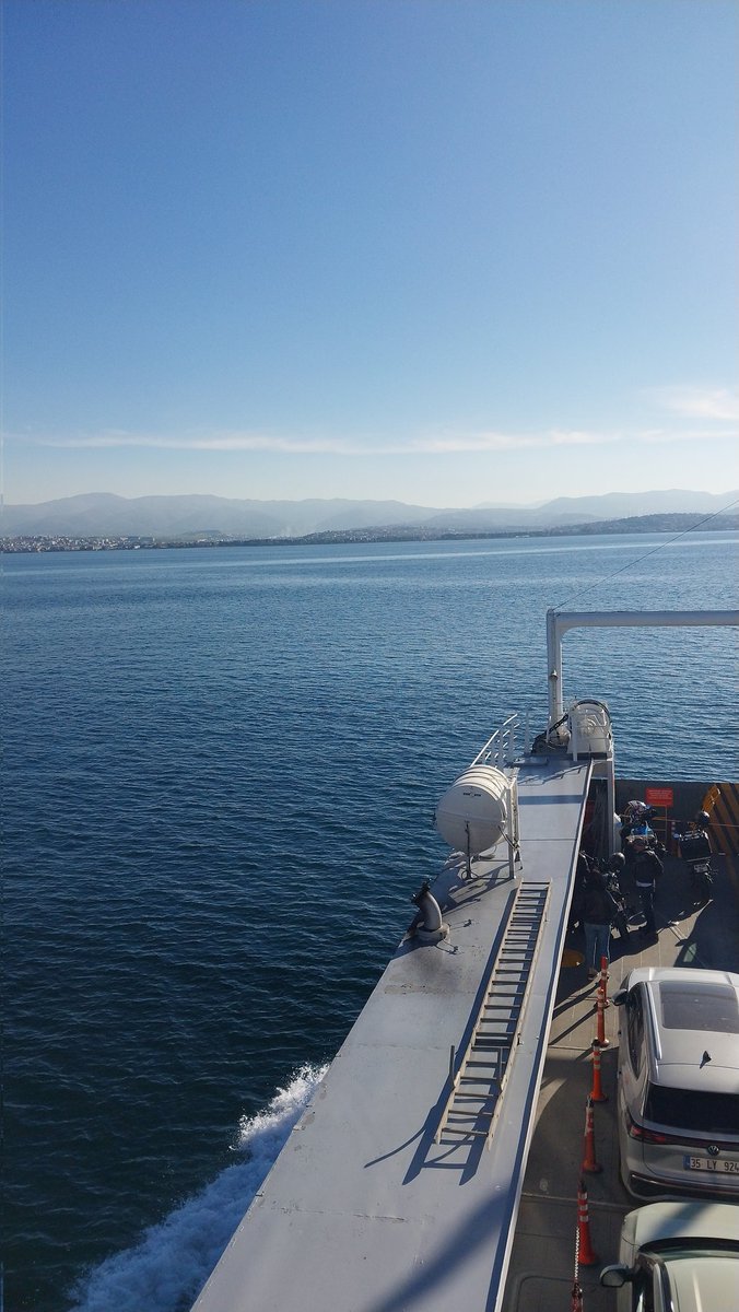 "الله الذي سخر لكم البحر لتجري الفلك فيه بأمره ولتبتغوا من فضله ولعلكم تشكرون "