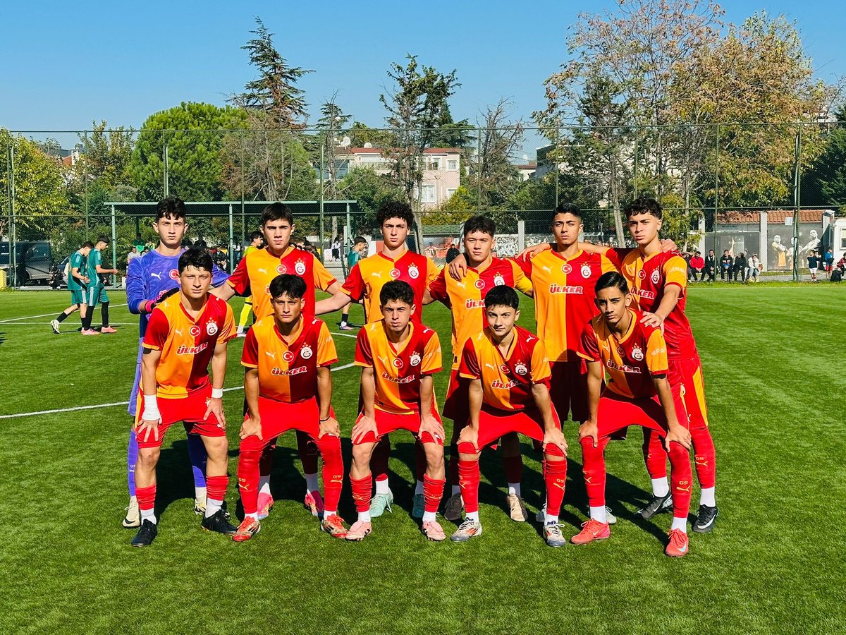 GSfutbolakademi's tweet image. Maç sonucu: Galatasaray U16 5-0 Esenler Erokspor U16 👏

⚽️ 5’ Arda Akar
⚽️ 8’ k.k.
⚽️ 46’ Doruk Kadiroğlu 
⚽️ 80’ Berat Eymen Kaya
⚽️ 87’ Muhammet Burak Görgin