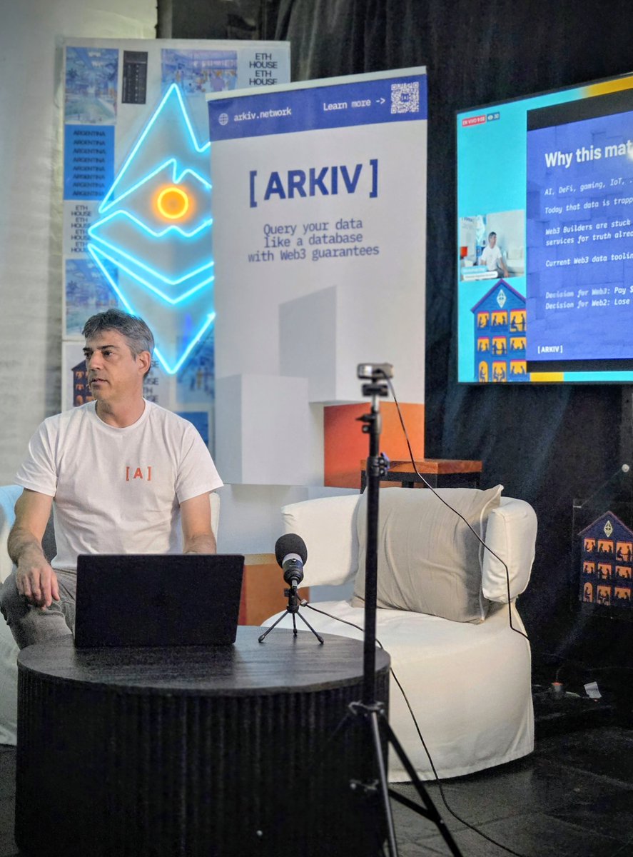 arkivnetwork's tweet image. The bounty is set 💰

The teams @EtherArgentina briefed 

🧢 Caps on, let&apos;s build 🧑‍💻

Info on bounties, events, team and docs all here: arkiv.network/argentina-2025