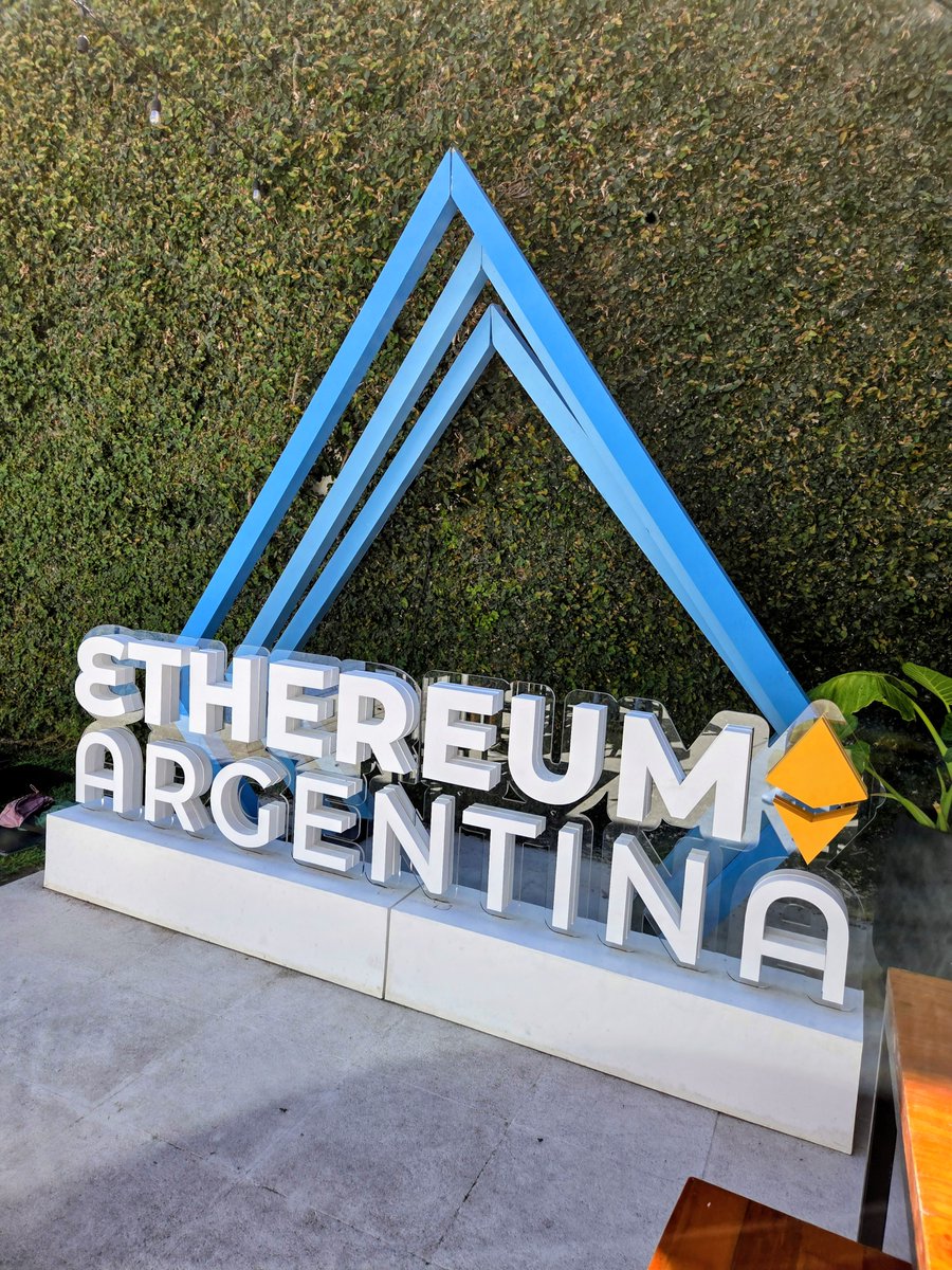 arkivnetwork's tweet image. The bounty is set 💰

The teams @EtherArgentina briefed 

🧢 Caps on, let&apos;s build 🧑‍💻

Info on bounties, events, team and docs all here: arkiv.network/argentina-2025