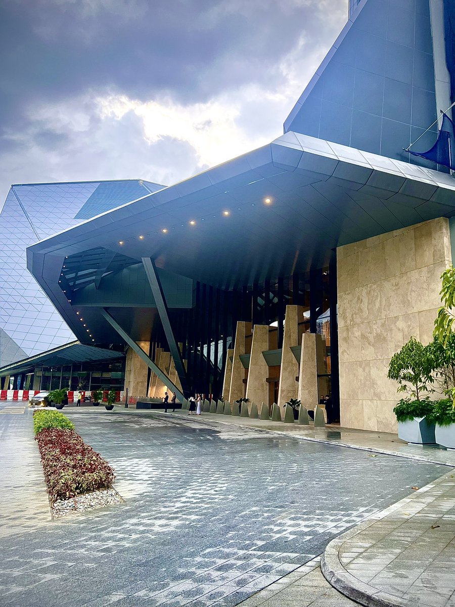 daviddortiz's tweet image. Finally got to visit Merdeka 118 in KL. Remarkable engineering, and really gorgeous architecture. At 678.9 Meters, it’s the second tallest building on earth. From up here, I’m humbled and grateful to experience this. Humans can do amazing things. 🇲🇾