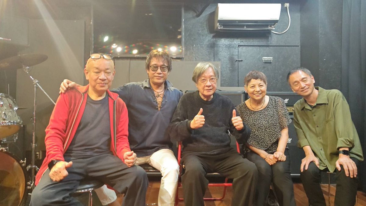 SoundShot_Tokyo's tweet photo. 11月15日
今夜 #TokyoStarRadio レギュラー番組が25:30より放送🎵ゲストコーナに #ブルーコメッツ の #三原綱木 さんを迎え早くも3回目📷皆様聞いてね #出演三浦英樹 #The1964 #サウンドショット #FM八王子  #せきむさし #昭和歌謡 #昭和３９年 https://t.co/uMPt383hHn