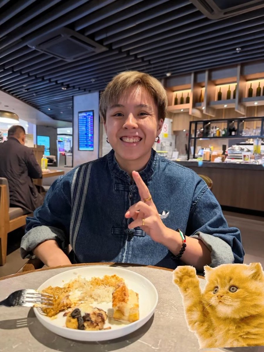 eeweipics's tweet image. Toh Ee Wei is wearing Palestine Flag Black Beaded Bracelet ♥️