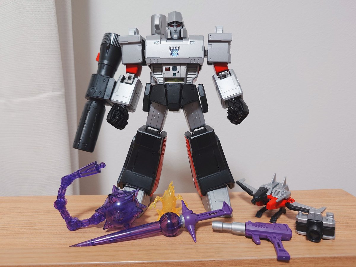 ブロッキーズの G 1 メガトロン フルアクション版。 オプティマスと