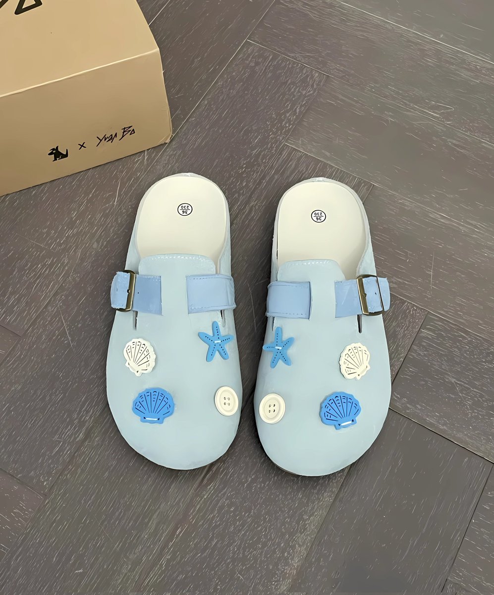 verstif's tweet image. these slippers are giving: comfort, cuteness and main character at home vibes 🪼🐚