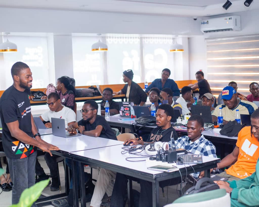 wutche0's tweet image. Represented @bitdevph at the Uyo @FreeRoutingAf Lightning Dev Bootcamp an intense 5 days of deep dives into LN and ₿.
Covered:
• Bitcoin tx anatomy
• Lightning Network
• Polar for LN dev
• Running Bitcoin Core
Great experience excited to put it all into practice ⚡
#lighting