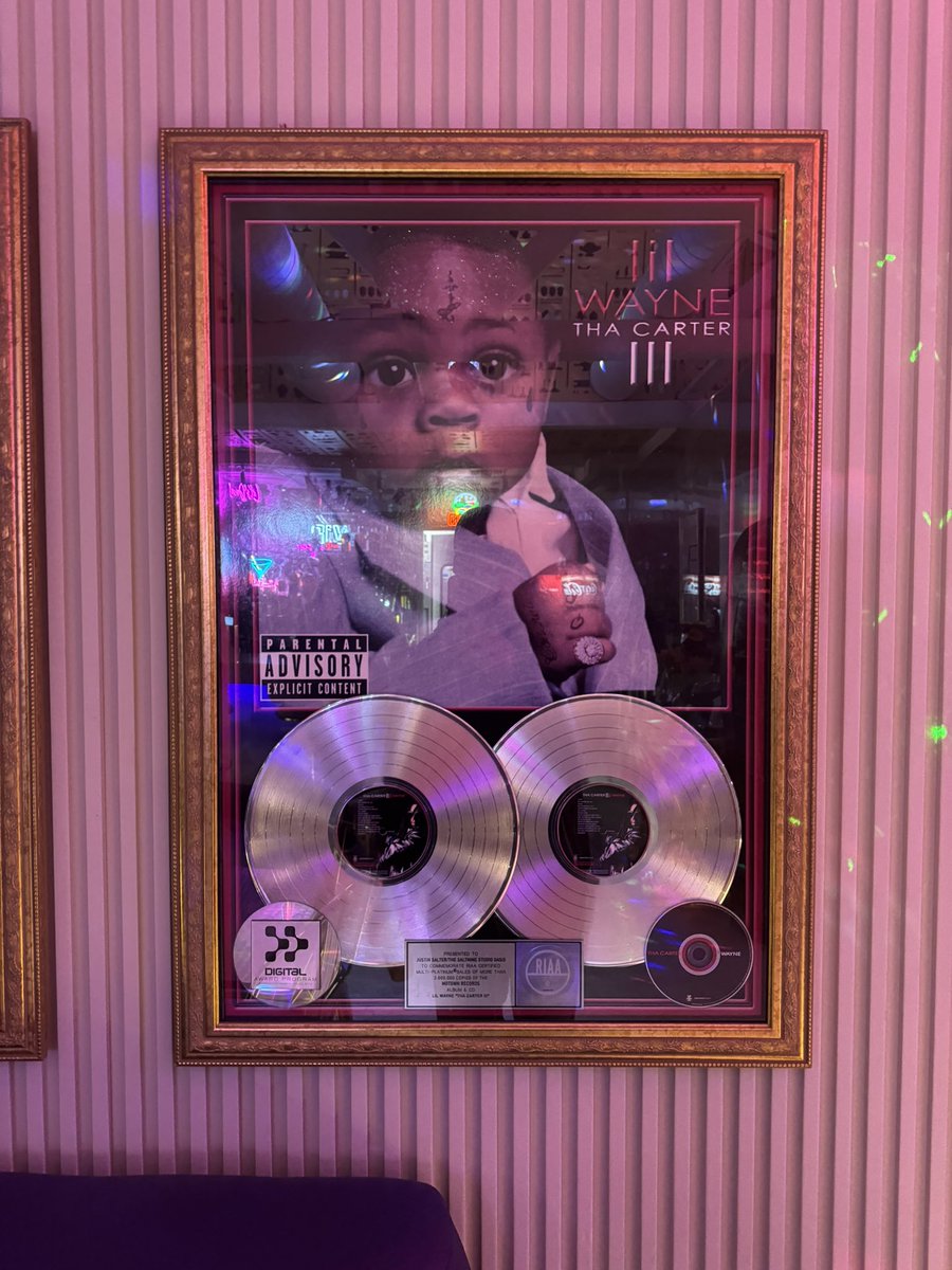 rob (@rrobjamess) on Twitter photo 