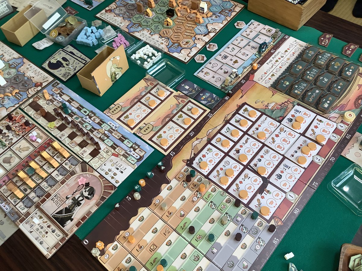 cocottejs's tweet image. 今日の鴨池ボードゲーム会
インジーニアス3D インジーニアスを1回言えた！平等にあげるのは難しー
スイーツランズ 資源じゃぶじゃぶでも得点行動が疎かになり、ビリでした。面白いしそんなにルールは難しくない！連鎖するとちょっと混乱してた…