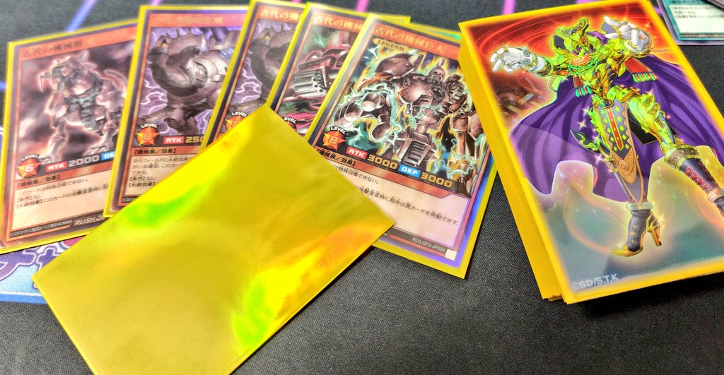 購入特典で山のようにあったエルドリッチスリーブ、デッキ体験会であげ