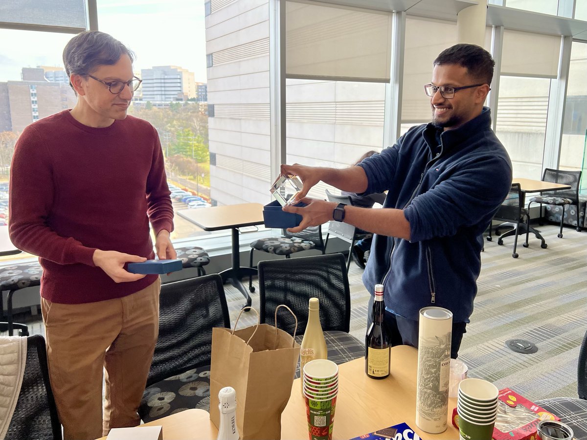 SoleimanpourLab's tweet image. Yesterday we wished @vaibhavsidarala a warm farewell as he heads off to start his lab at @marshallu! Thrilled to see him take the helm and excited for the advances his group will make to treat diabetes. Can&apos;t thank him enough for what he did for us! Go Vaibhav! 🤩🥹 #proudPI
