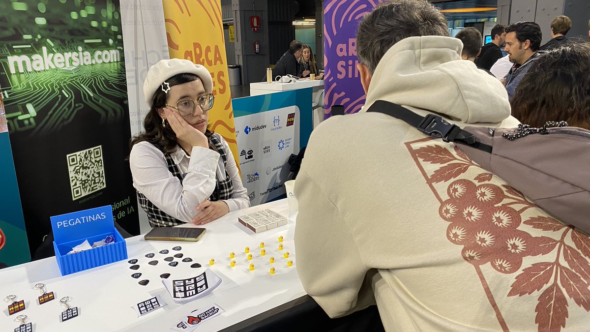 Últimas cajas de cerillas de la #LareiraConf26 en #nerdealia.

Si quieres una, tienes que venir rápido, no habrá más.

<a href="/nerdearla/">#nerdearla</a>