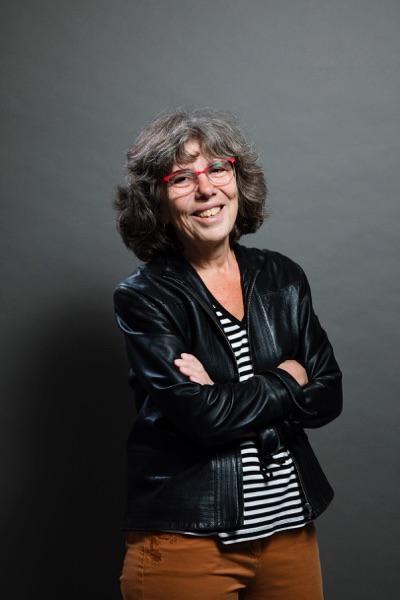 J’apprends avec une grande tristesse le décès de Michèle Audin.
Michèle, mon amie de la Commune de Paris. J’ai eu la chance de voyager dans le passé à tes côtés.