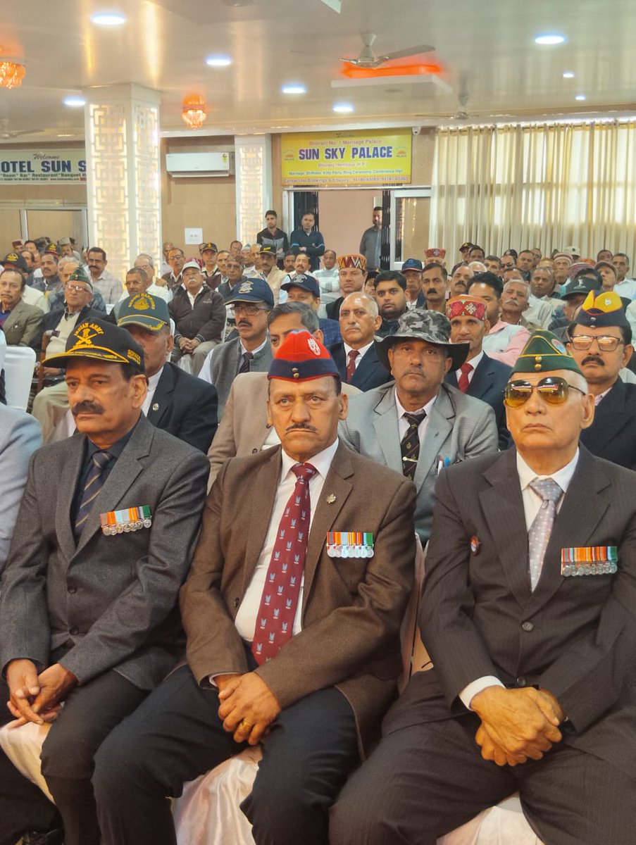 “भूतपूर्व सैनिक: त्याग और बलिदान के प्रतीक!”

ECHS Polyclinic was inaugurated at Bhoranj, Hamirpur, enhancing quality healthcare access for veterans. The interaction with ESM further reaffirmed the Army’s commitment towards resolving pension, banking &amp; records related issues
