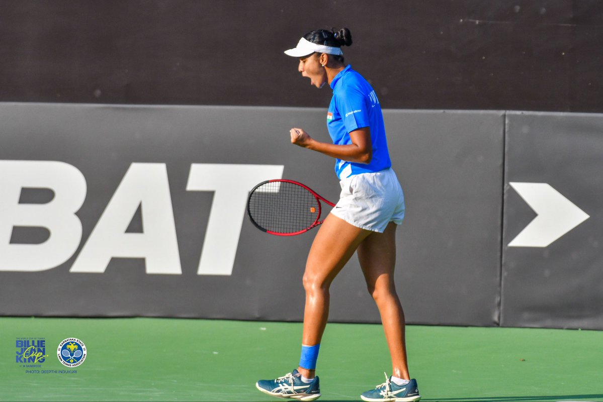 tenniskarnataka's tweet image. Momentum Swings &amp;amp; Magic Shots!

A match that never stopped twisting! Tamara Zidanšek withstands Shrivalli Rashmikaa’s charge in a gritty three-set showdown, taking it 6–3, 4–6, 6–1 and finding her best tennis when it mattered most. A thriller from start to finish!

#GameSetMatch