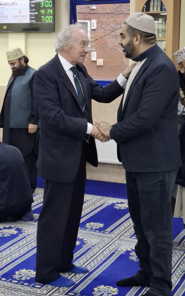 kam_hussain5's tweet image. Opening doors, welcoming people &amp;amp; having conversations are important in tackling some of challenges we face today. Together we can  help break down stereotypes, reduce #prejudice, and build trust among #communities. 

Thank you to @QariAsim &amp;amp; Makkah Mosque for doing exactly this.