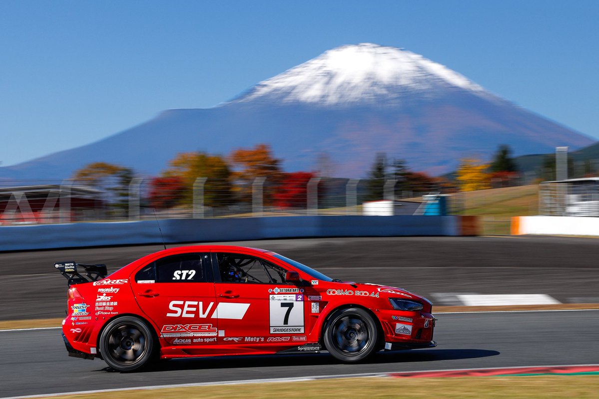 HitoshiGOTOH's tweet image. S耐最終戦FSW。

7号車の予選は
3番手でした。

6号車は…
ポールポジション！

明日はシンリョウ1-3スタートからW表彰台を目指します！

毎戦そんなこと言ってるけど、いよいよ最終戦。
がんばります。

7新菱オートDXL☆MART☆VARIS EVO Ⅹ

6新菱オートDXL☆ネオグローブEVO Ⅹ…