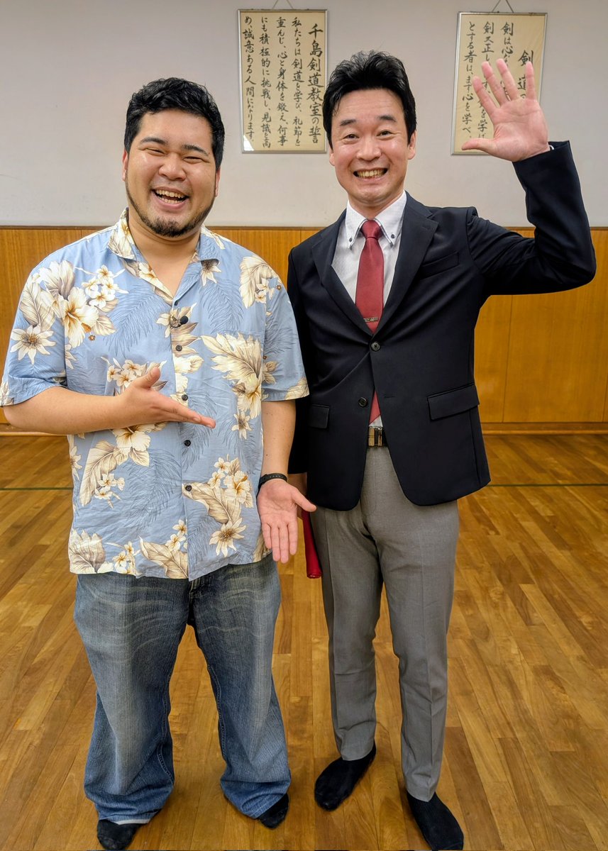 審判やり遂げたよ👍 令和ロマンの松井ケムリさん、会場着くと「審判の