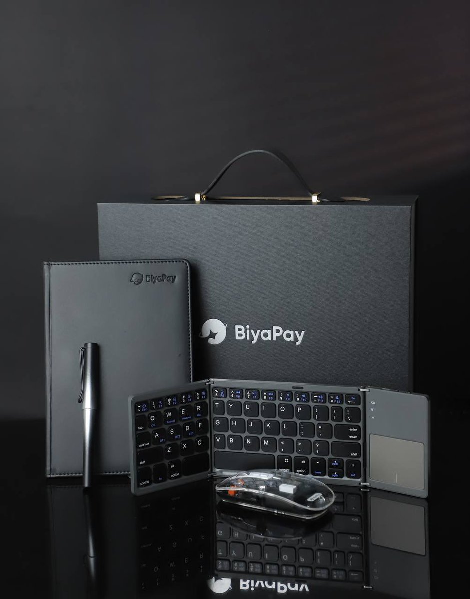 Mr_qiang777's tweet image. 最近在用 #BiyaPay 刚好看到他们在送限量周边。

奖品：折叠键盘、无线鼠标、签字笔、笔记本🎁

我自己很喜欢，留了一套再给粉丝抽一套

简单说下使用 #BiyaPay 体验：

•现货 &amp;amp; 合约挂单 0% Maker 手续费，做单成本比别的平台低不少；
•USDT 直接炒美股、港股，真实抛单，不卡顿；…