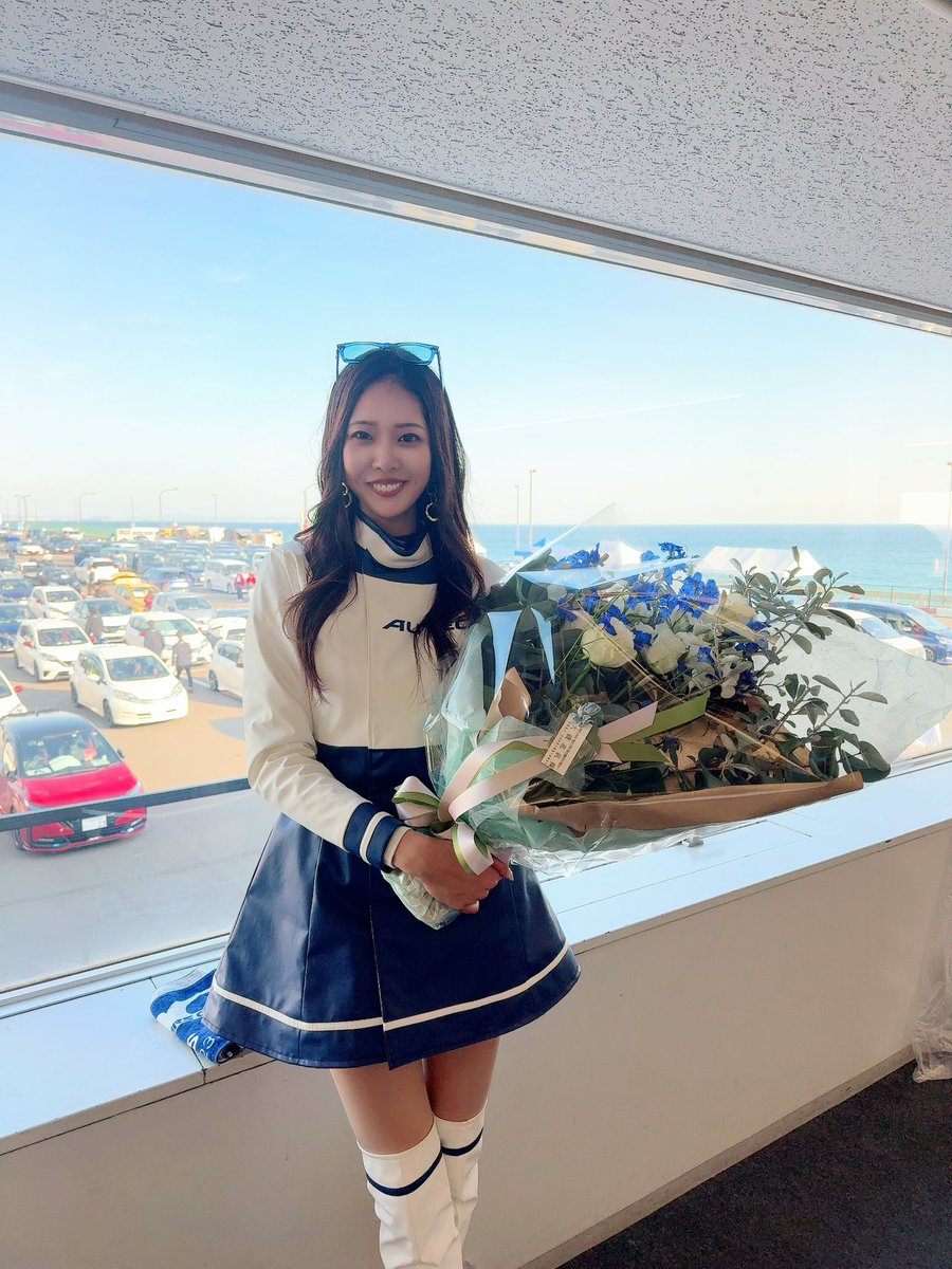 lovem1117's tweet image. 今日は湘南里帰りミーティングにお越しいただきありがとうございました🚙
毎回楽しい時間♡
お誕生日のお祝いもありがとうございました🎂
皆さん帰りもお気をつけてください😌

#AUTECH 
#AOG 
#湘南里帰りミーティング 
#大磯ロングビーチ