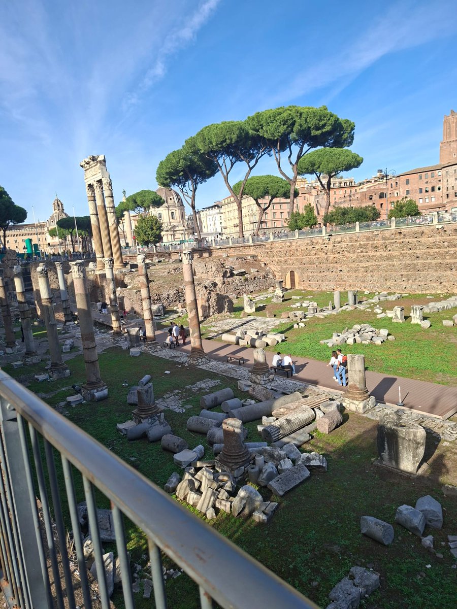 HermijnBloem's tweet photo. Rome, wat was je mooi...totdat ik werd beroofd van mobile en al mijn geld..maar ik kom terug. https://t.co/2Hq6kX59HV