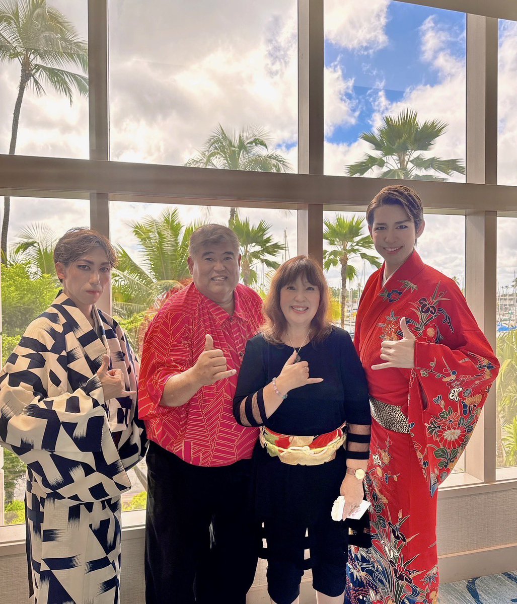 先日 #花園直道 代表のファン旅行会inハワイにJPNオフィシャルメンバーで関西エリアマネージャーの #紀乃元瑛右 さんがショーに出演🪭

本番は大変盛り上がりました🔥
ご参加の皆様ありがとうございました😊