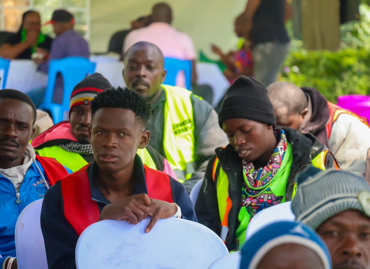 Midrifthurinet's tweet image. Calvin Muga’s engagement with youth during the voter registration exercise offered a striking reminder that accountability begins with personal responsibility and honest reflection. 

His question: “Unalia one term na unaimba two term, lakini hauna kura? Na huambi wenzako…