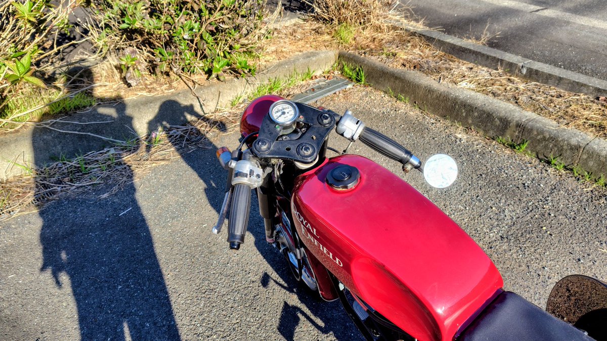 5cc_design's tweet photo. 家から片道20分の冒険🏍️💨
それだけでも十分に楽しい✨

#YAMAHA #YB1 #原付 #カスタム #custom #ロイヤルエンフィールド #royalenfield #紅葉 #朝倉氏遺跡 https://t.co/LfYZK1rpZh