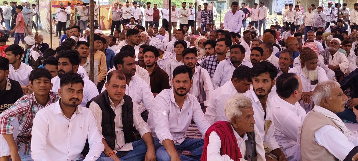 gulsherkhan04's tweet image. 📍 डीडवाना कलेक्टर कार्यालय
✊ किसानों का अनिश्चितकालीन धरना आज छठवें दिन जारी है।
आज की आम सभा में बड़ी संख्या में लोग जुड़ रहे हैं।
@RLPINDIAorg मजबूती से किसानों के साथ खड़ी है।
@hanumanbeniwal @NarayanBeniwal7 @RajCMO
#RLP #KisanAndolan