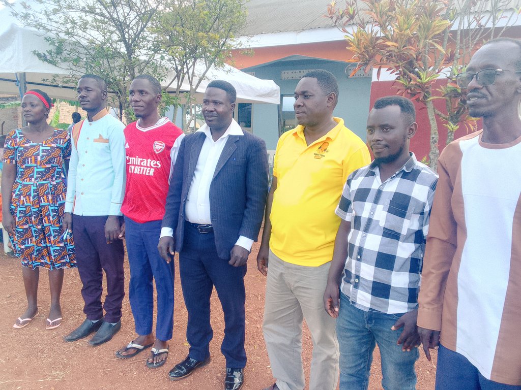 076266Cosmas's tweet photo. Sebuyaba Moses the president of journalist association in greater mubende has urged kyankwanzi journalist to unite and join saccos to tap from government projects.
Follow for more https://t.co/gCSkK14iyy