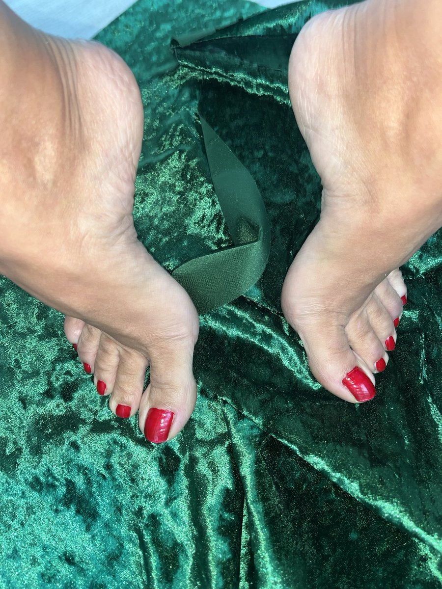 elegant565's tweet photo. https://t.co/IoCO8B3Gja

#feet  #sell #fetish https://t.co/LCOi2ofirG