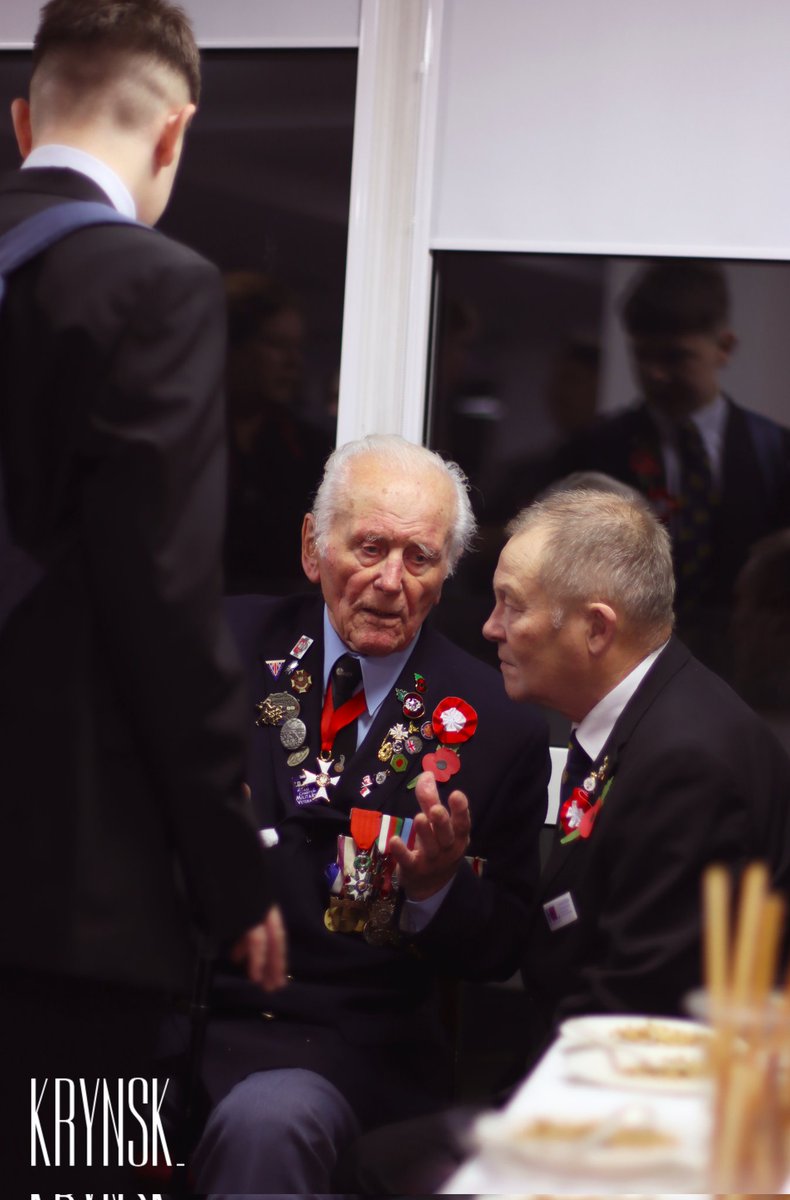 🇵🇱 <a href="/FedPolUK/">Federation of Poles in GB</a>  z dumą  kontynuuje wieloletnią tradycję organizowania londyńskich Obchodów Narodowego Święta Niepodległości.  

W tym roku uroczystości odbyły się 9 listopada. Obchody rozpoczęła uroczysta Msza Święta w intencji Ojczyzny w Kościele św. Andrzeja Boboli — z udziałem