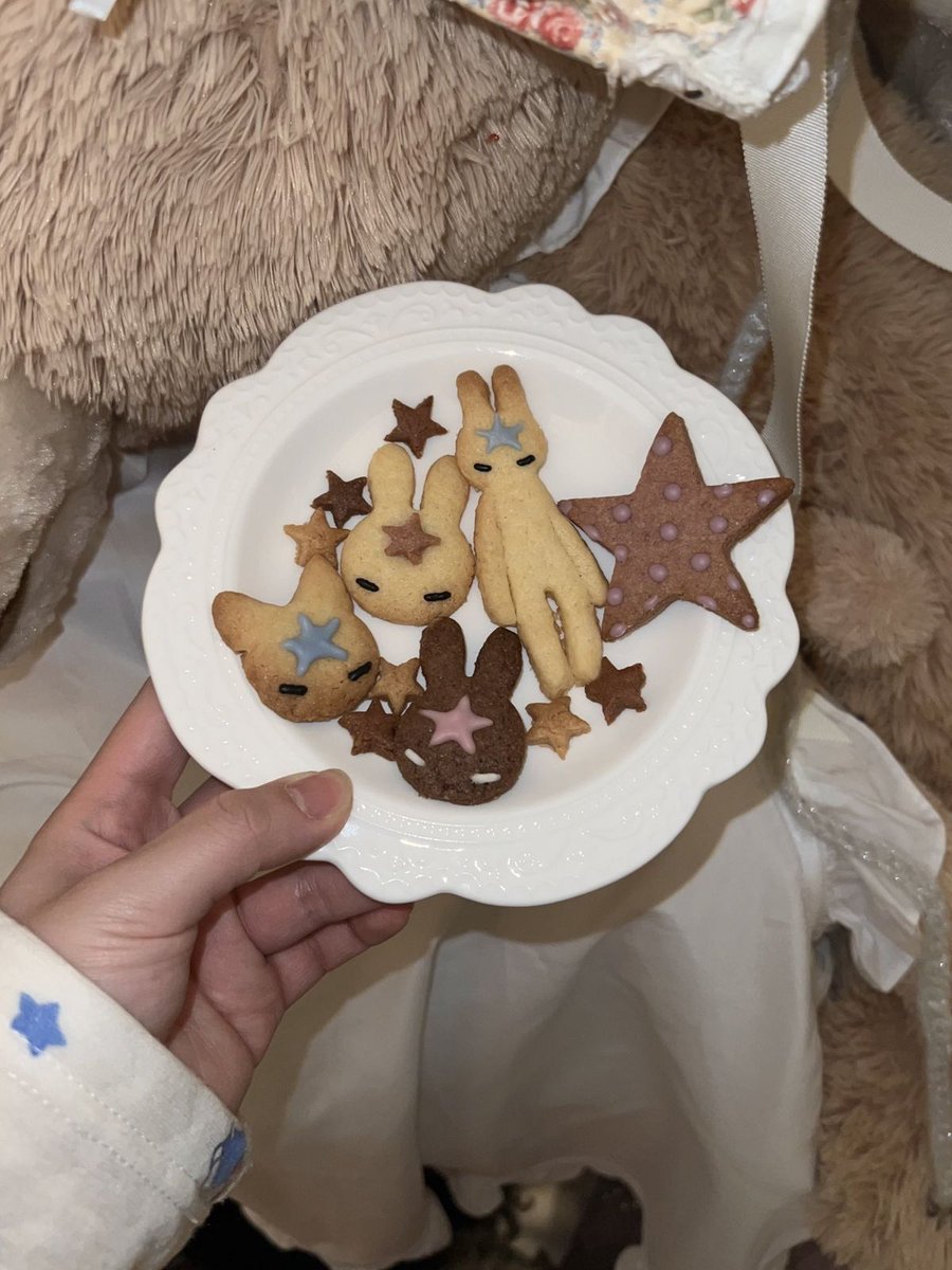 Cute Dessert tweet media