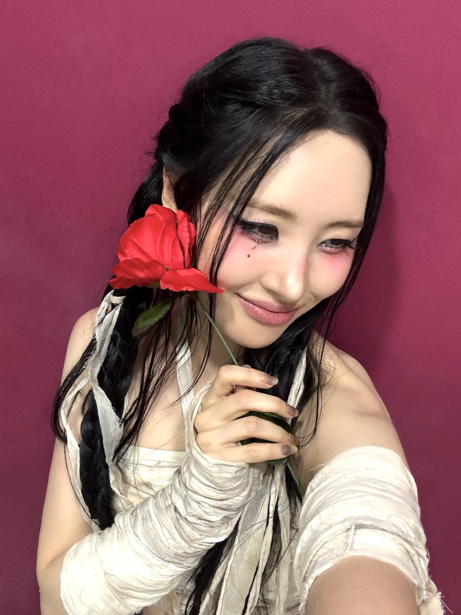 [#MIYAPIC📸]

매꾸매꾸나다 매꾸매꾸난
미야미야하다 미야미야한
(미야네 심장이) 뿅뿅하다 뿅뿅한..💓

#선미 #SUNMI
#HEART_MAID
#CYNICAL