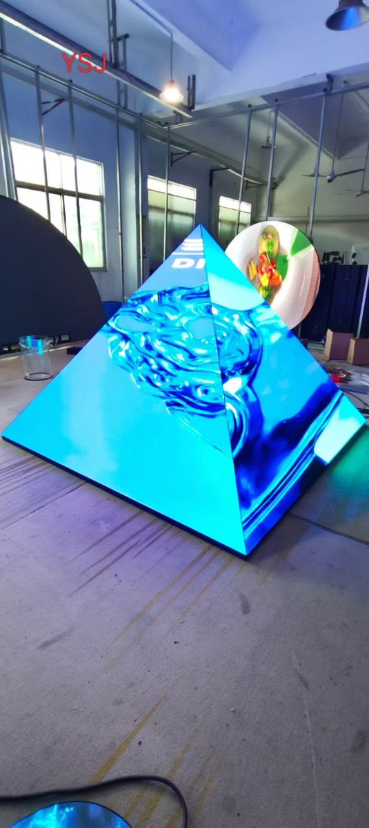 TracyHu16's tweet image. Do you like this design?
#custimized #LEDdisplayscreen #ledvideowall #ledpanel #events #ledvideowall #curved #flexible 
More details, call me now!
Email: tracy@szscree.com 
Call/WeChat/WhatsApp: 0086-18316843344