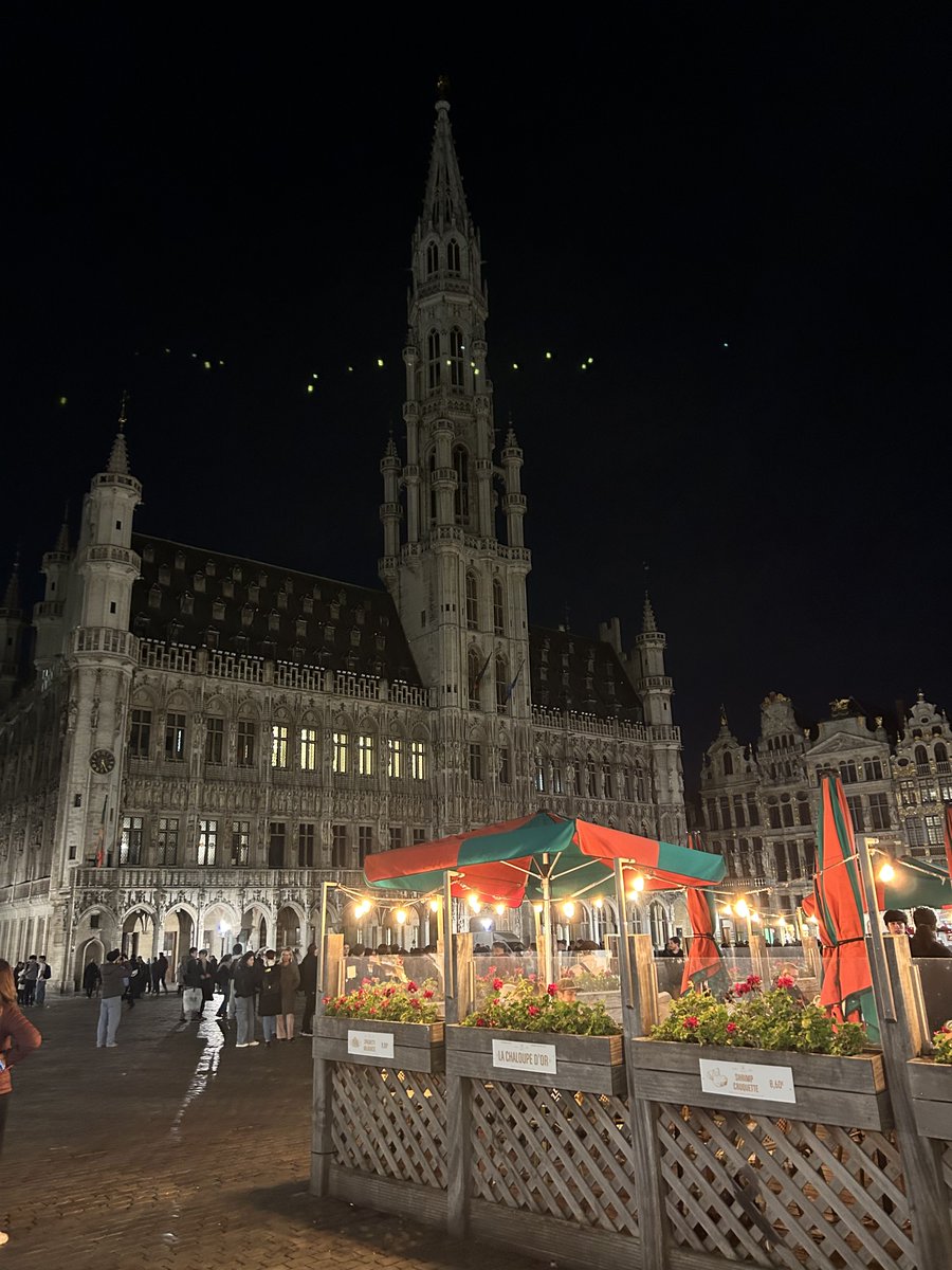 AI4Work_EU's tweet image. #AI4Work consortium met in Brussels for a productive two-day General Meeting, sharing updates across all work packages &amp;amp; aligning plans for the full prototype phase. Many thanks to the host for the excellent organisation and hospitality #HumanCentredAI #HorizonEurope #Robotics