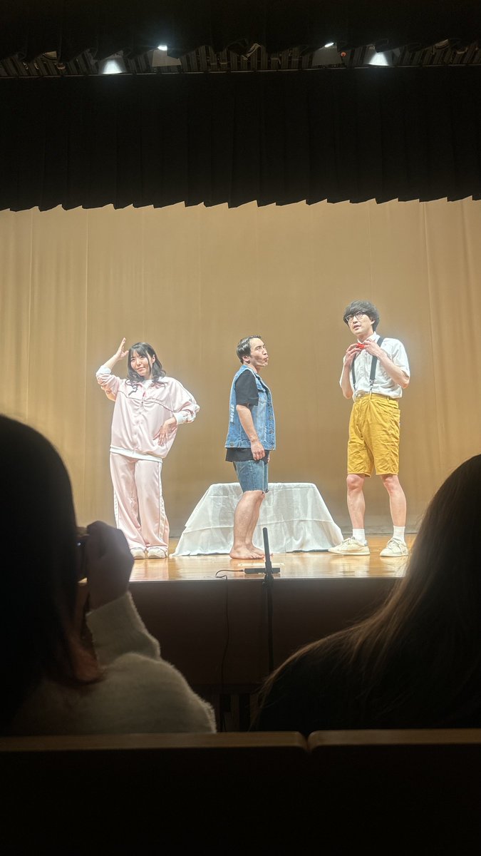 moon_look_mt's tweet photo. #HVDL

楽しかった〜！「頭」と「献身」が特に好き(音ネタに弱い…？)なんですがほんとに全部面白くてずっと笑いすぎて涙出てた……
コント以外の映像も見応えたっぷりで隙なく楽しいライブでした！！ https://t.co/JJHbwdTJGj