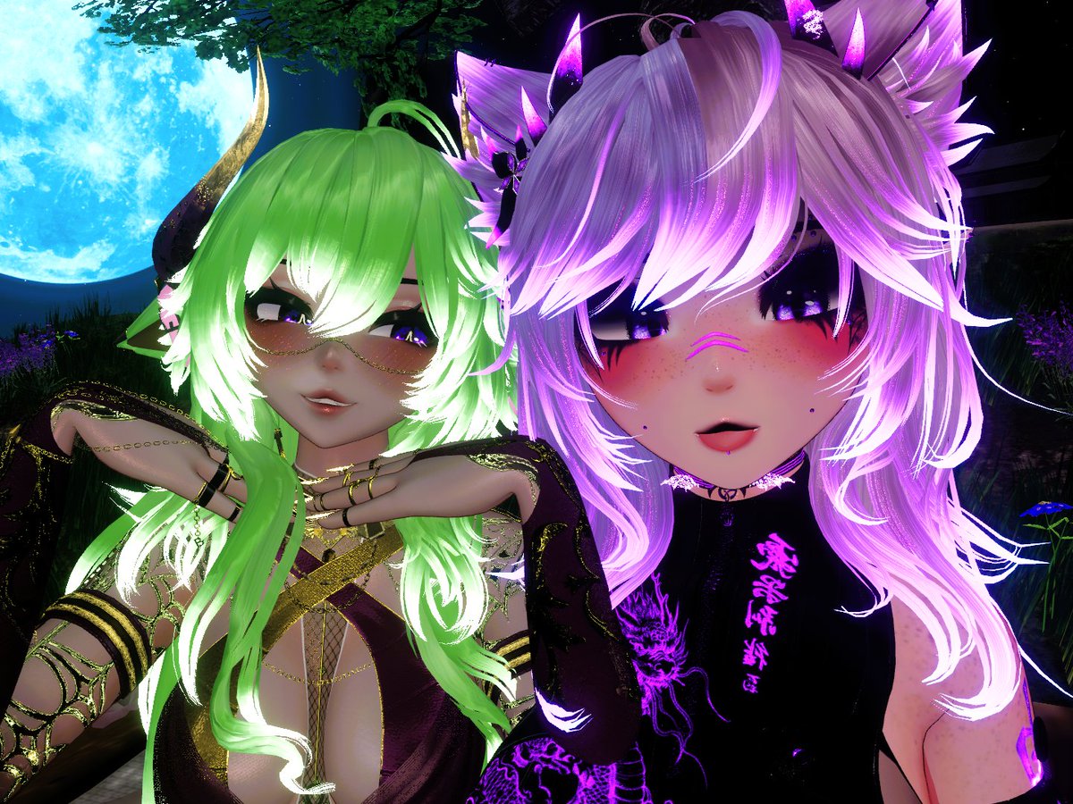 i wuv my wife <a href="/ZolibeeVT/">Zolibee *.✧</a> 💚💜
#VRChat #VRC #VRChatPhotography